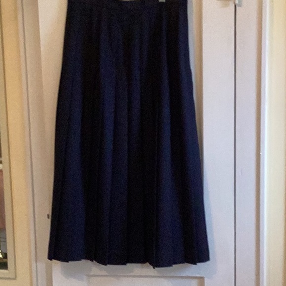Lands’ End Wool Pleated Skirt - Picture 6 of 9
